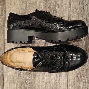 Julia Bo women's black patent leather brogue chunky sole Oxford derby shoes